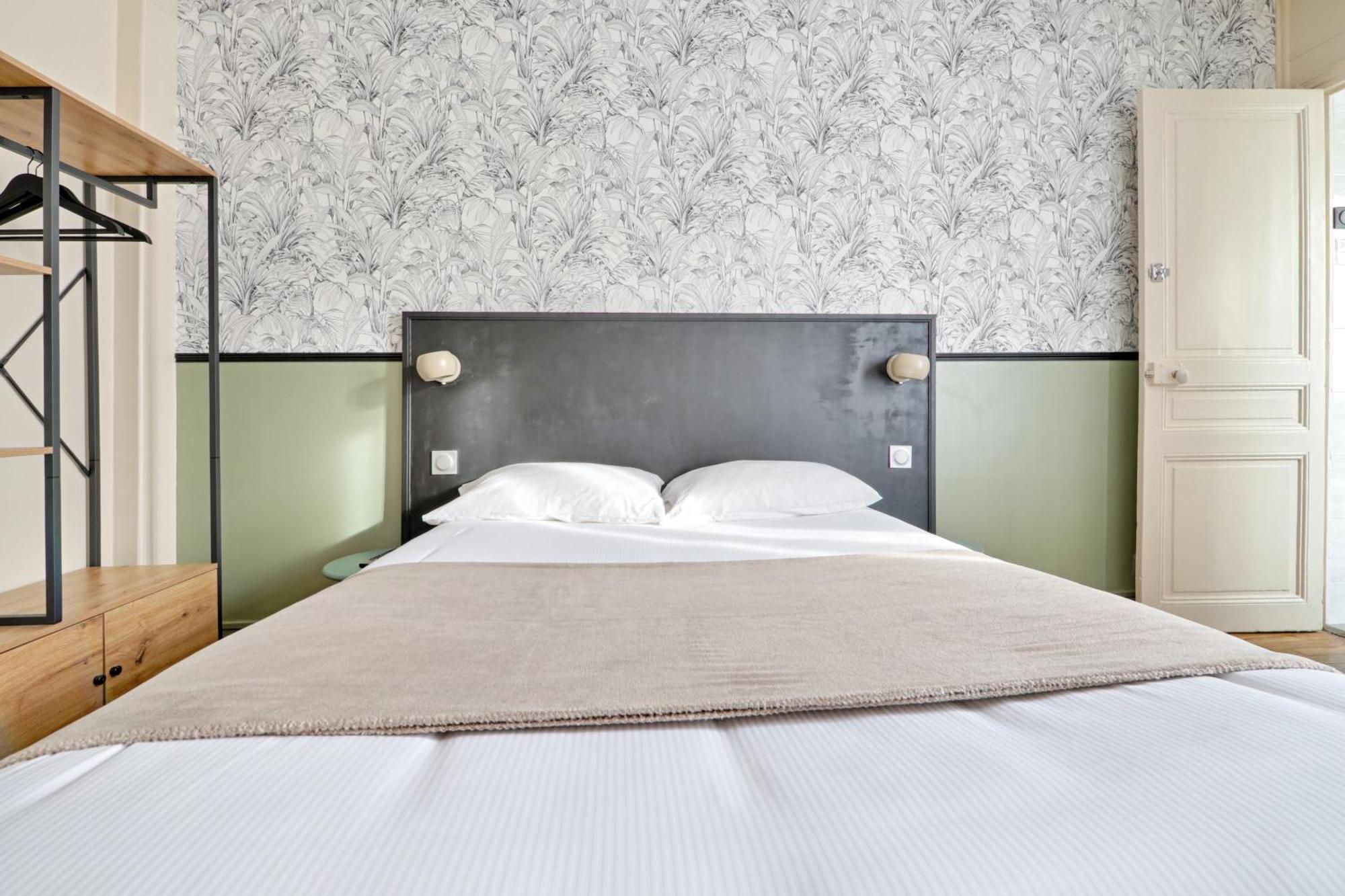 Le Florus Hotel Монруж Екстериор снимка
